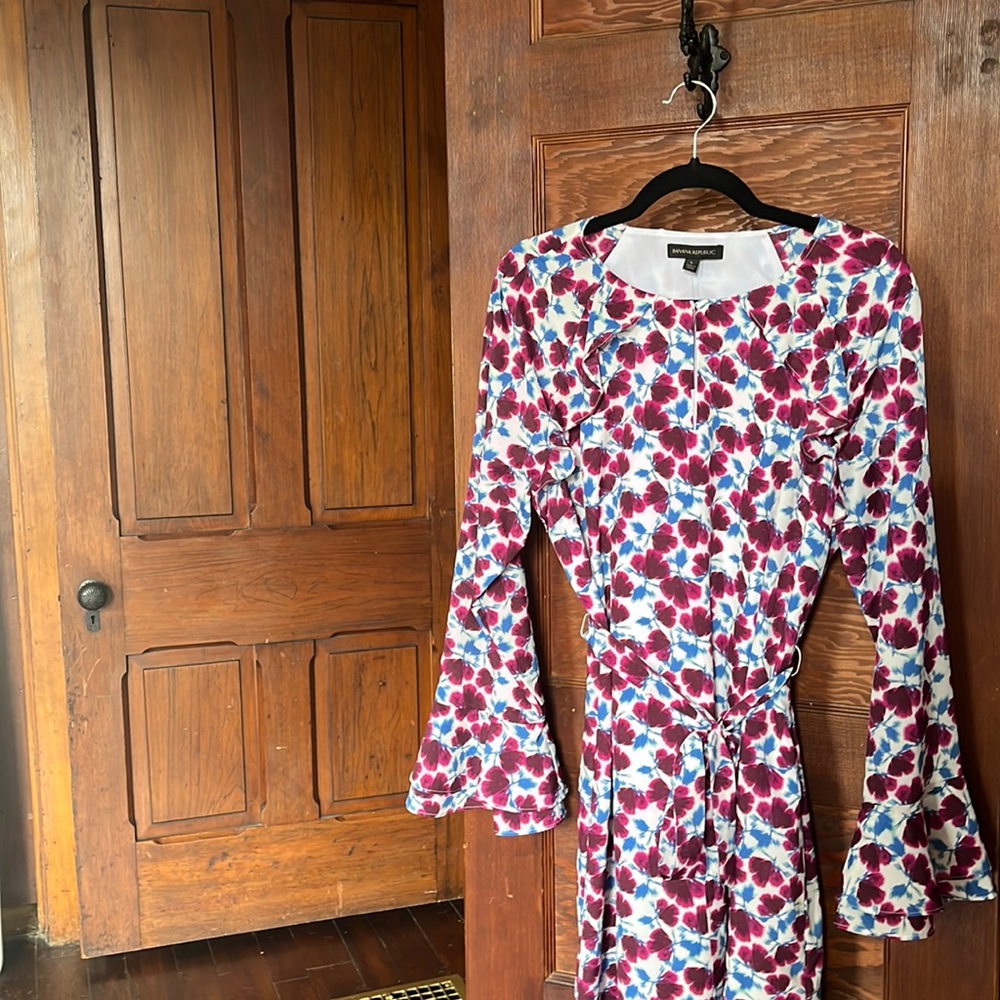 Lightweight Banana Republic dress, blue, white, cranberry. Tags on, sized L